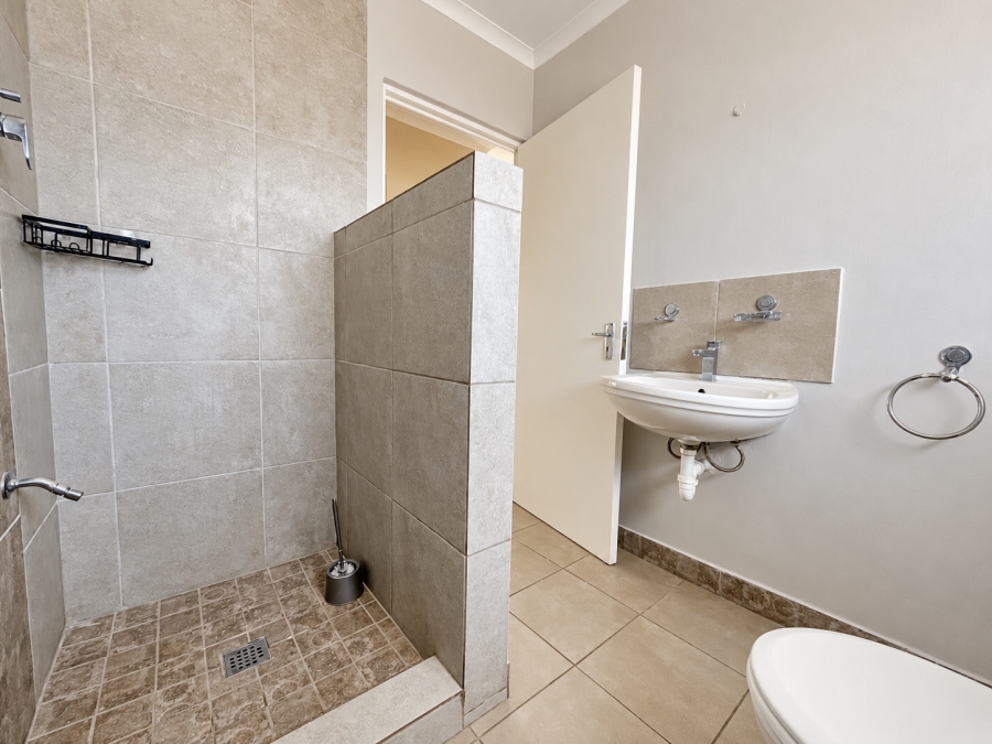 6 Bedroom Property for Sale in Rugby Western Cape